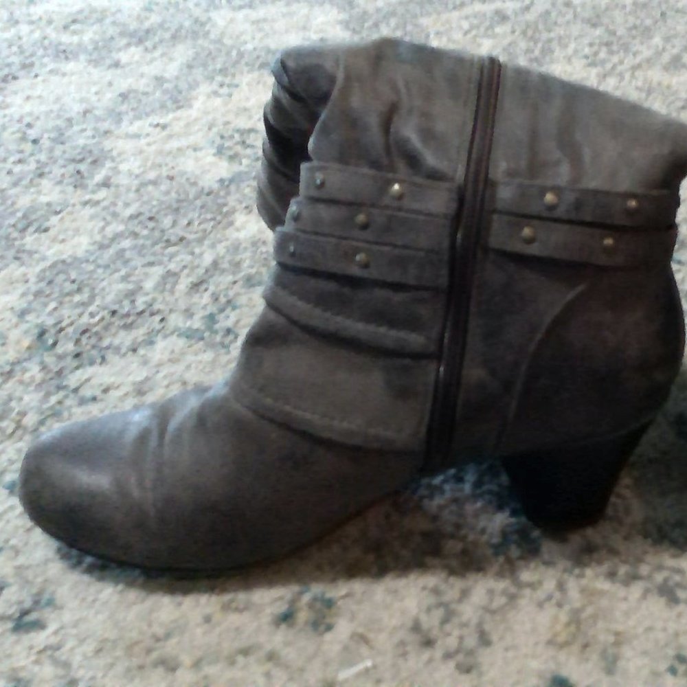 BareTraps Mushroom Grey heeled boots
